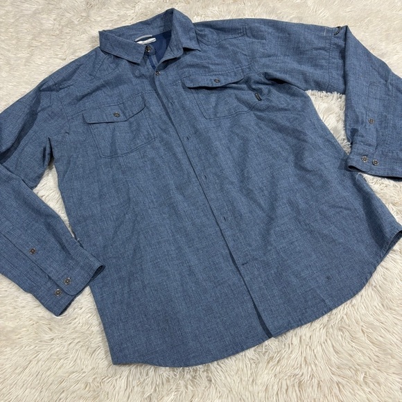 COLUMBIA Size L Blue Chambray Button Up Collared vented hiking shirt - Picture 1 of 12